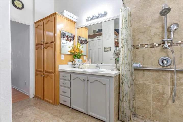 2900 Fairview Road, Hollister, California 95023