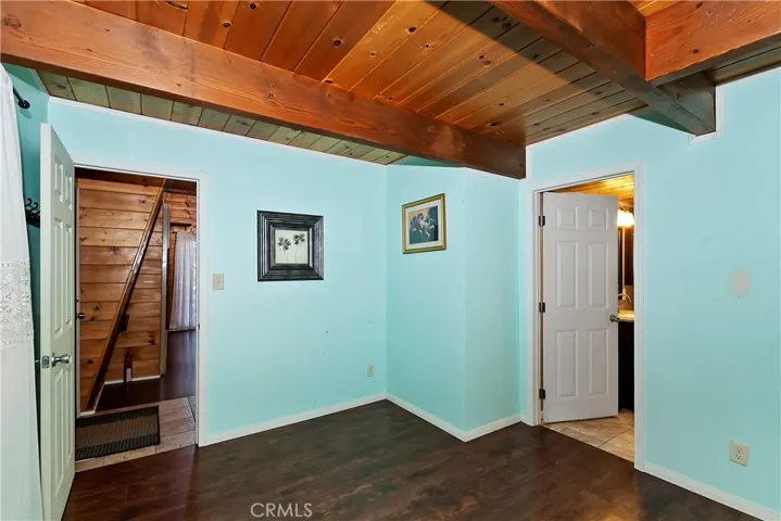 1906 Oakleaf Court, Running Springs, California 92382