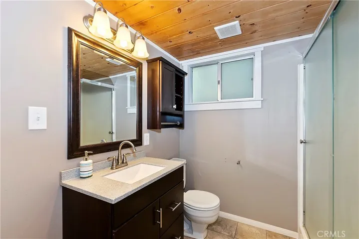 1906 Oakleaf Court, Running Springs, California 92382