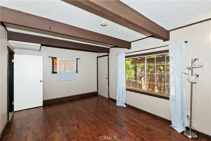 1906 Oakleaf Court, Running Springs, California 92382