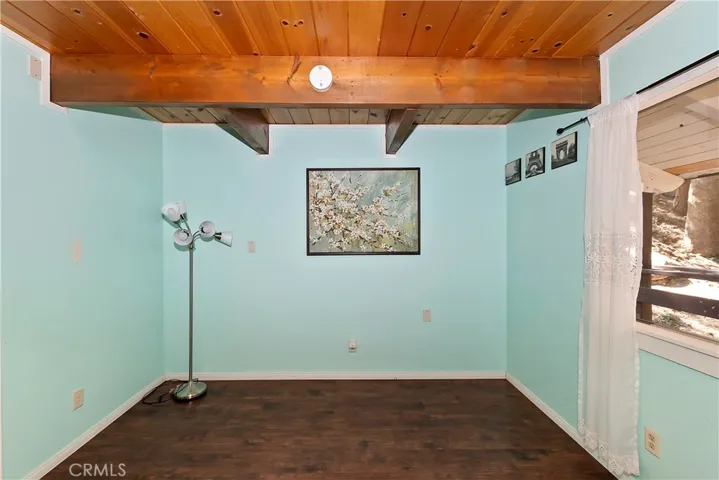 1906 Oakleaf Court, Running Springs, California 92382