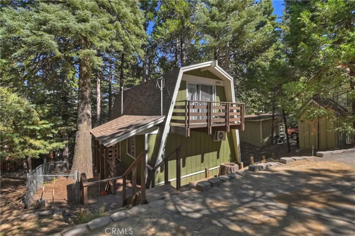 1906 Oakleaf Court, Running Springs, California 92382