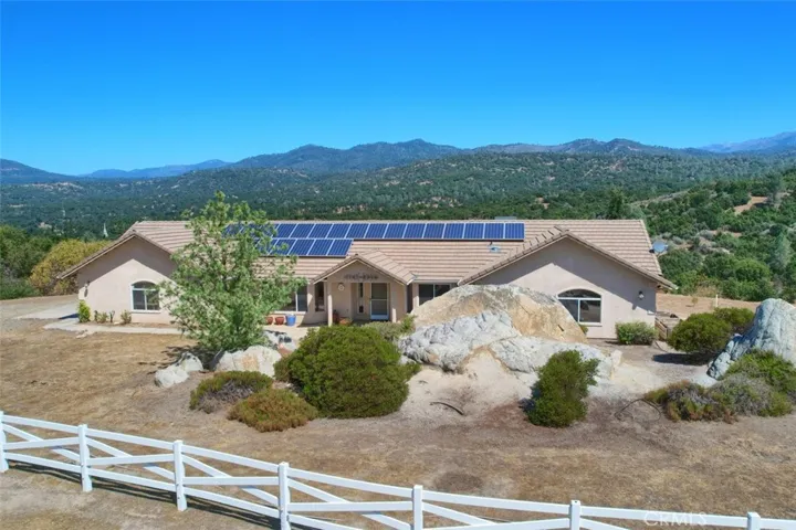 48660 Opah Drive, Oakhurst, California 93644