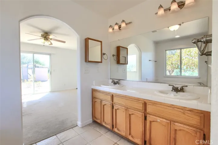 48660 Opah Drive, Oakhurst, California 93644