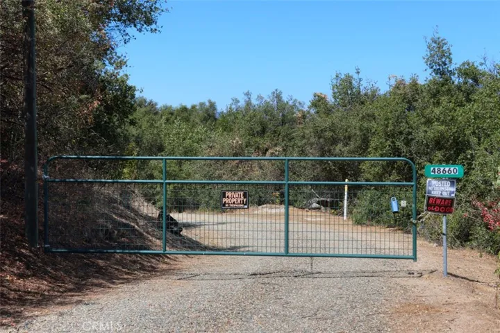 48660 Opah Drive, Oakhurst, California 93644