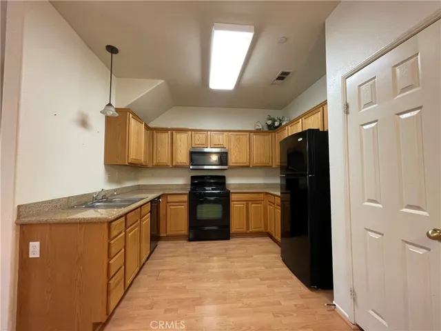 1555 Orange Avenue Unit 101, Redlands, California 92373