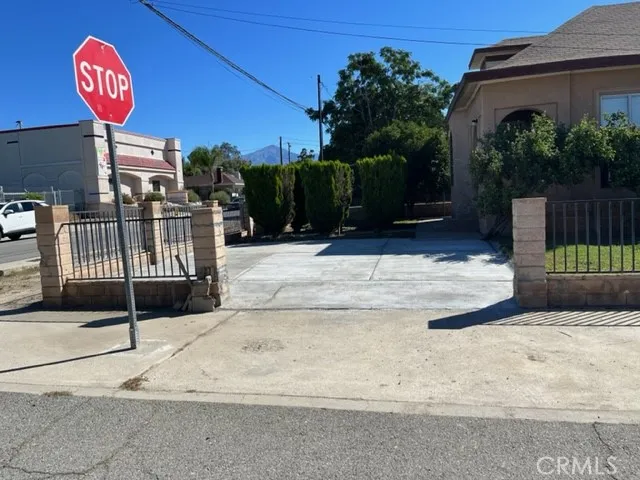 504 E Stuart Avenue, Redlands, California 92374