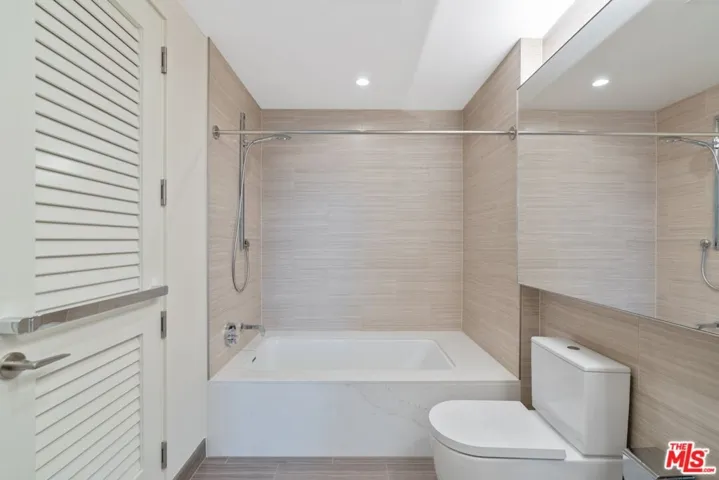 877 Francisco Street Unit 4208, Los Angeles, California 90017
