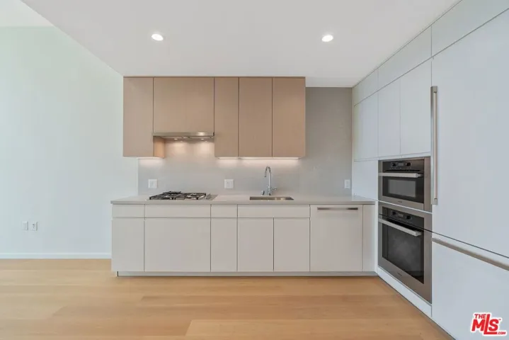 877 Francisco Street Unit 4208, Los Angeles, California 90017