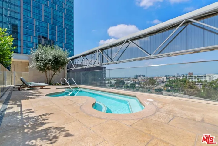 877 Francisco Street Unit 4208, Los Angeles, California 90017