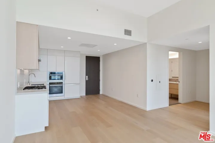 877 Francisco Street Unit 4208, Los Angeles, California 90017