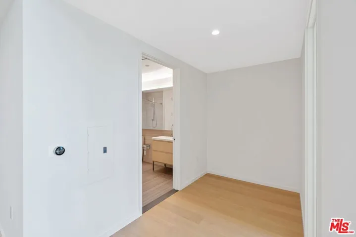 877 Francisco Street Unit 4208, Los Angeles, California 90017