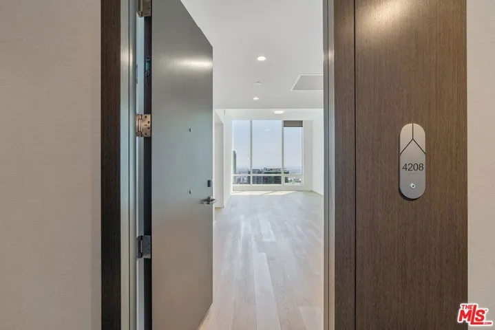 877 Francisco Street Unit 4208, Los Angeles, California 90017