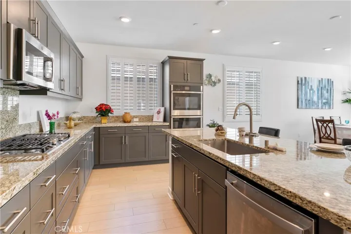 2516 Yellowstone Way, Rialto, California 92377