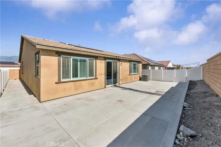 2516 Yellowstone Way, Rialto, California 92377