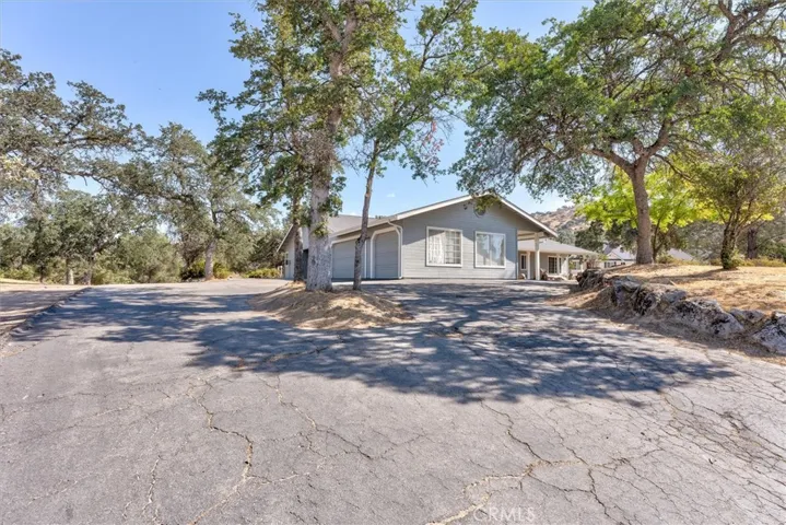 43071 Running Deer Drive, Coarsegold, California 93614
