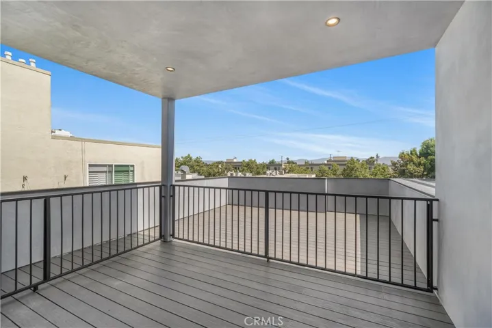 14551 Benefit Street, Sherman Oaks, California 91403