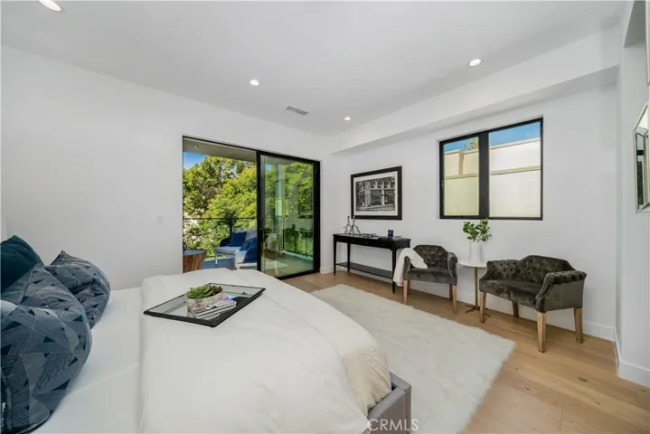 14551 Benefit Street, Sherman Oaks, California 91403