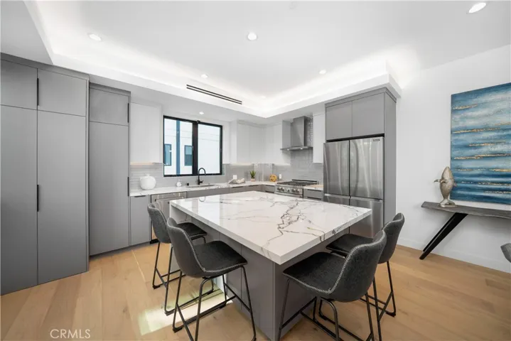 14551 Benefit Street, Sherman Oaks, California 91403