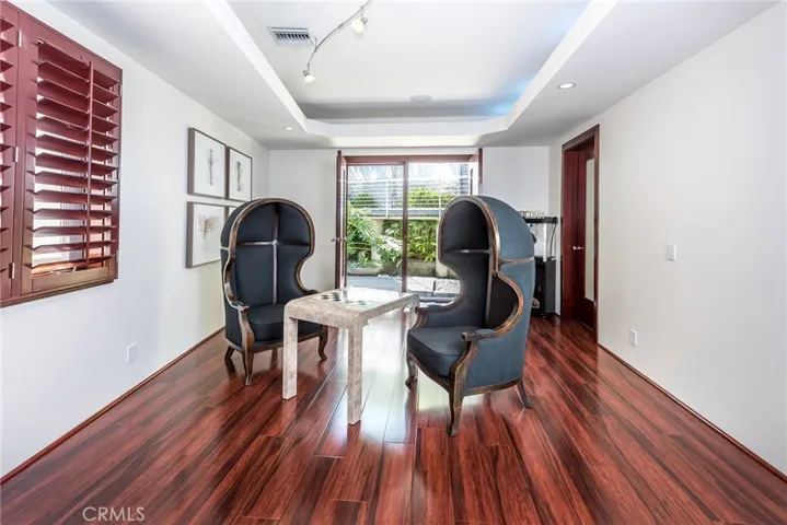 8835 Evanview Drive, Los Angeles, California 90069