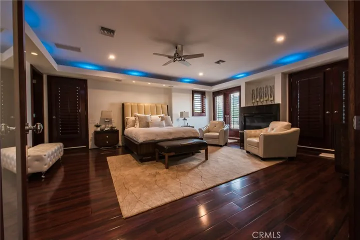 8835 Evanview Drive, Los Angeles, California 90069