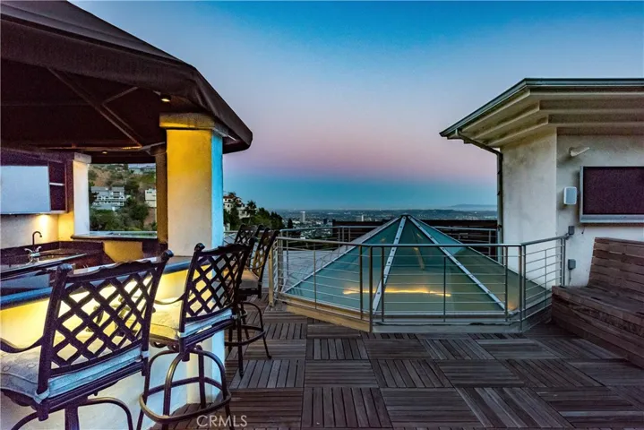 8835 Evanview Drive, Los Angeles, California 90069
