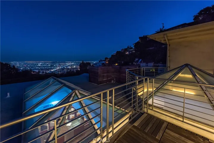 8835 Evanview Drive, Los Angeles, California 90069