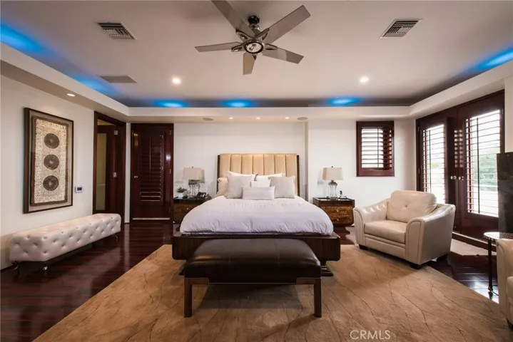 8835 Evanview Drive, Los Angeles, California 90069