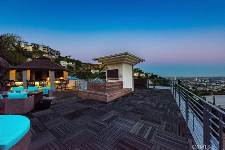 8835 Evanview Drive, Los Angeles, California 90069