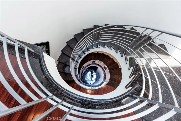 8835 Evanview Drive, Los Angeles, California 90069