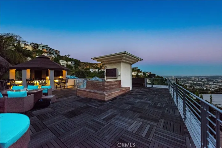 8835 Evanview Drive, Los Angeles, California 90069