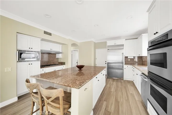 19 Highfield Glen, Irvine, California 92618