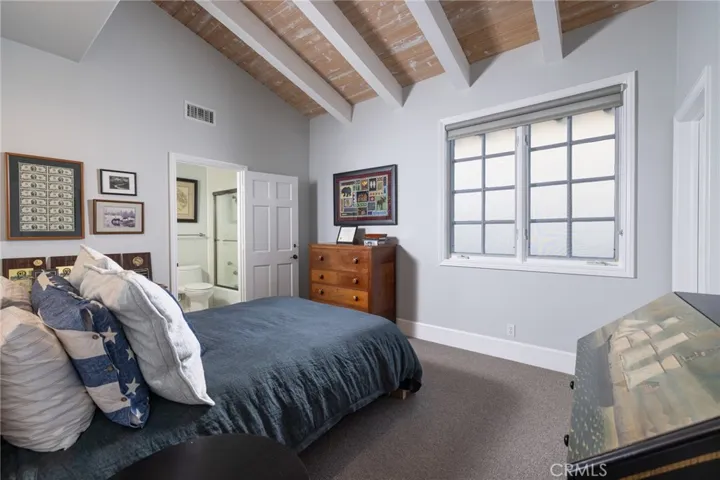 Middle guest bedroom Onsuite