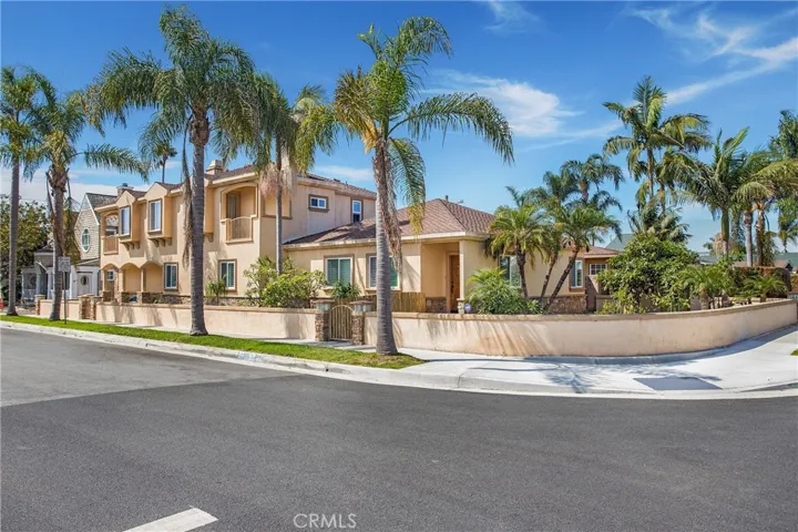 1221 Pine Street, Huntington Beach, California 92648