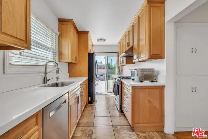 22721 Anza Avenue, Torrance, California 90505