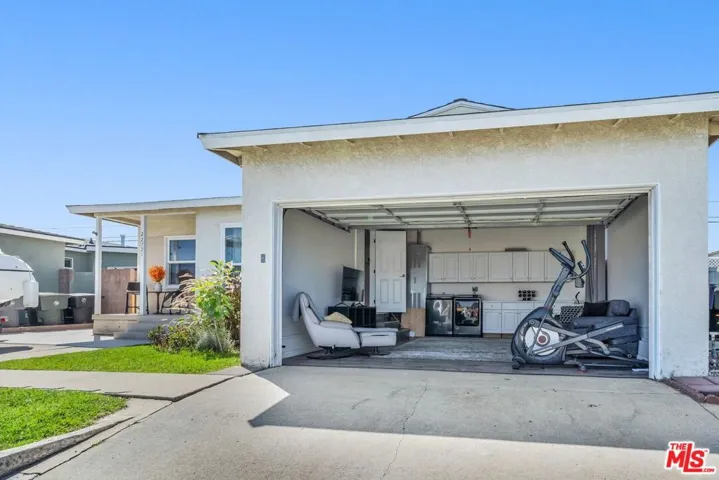 22721 Anza Avenue, Torrance, California 90505