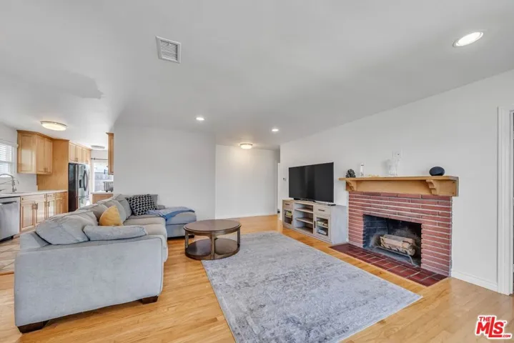 22721 Anza Avenue, Torrance, California 90505