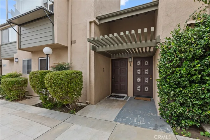 24430 Nicklaus Drive Unit L2, Valencia, California 91355
