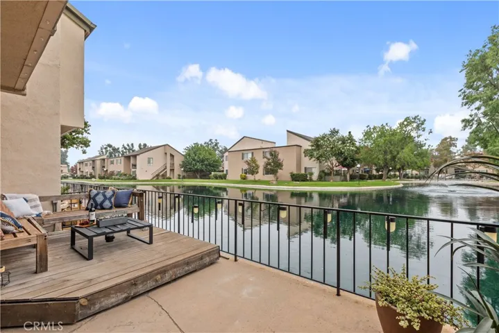 24430 Nicklaus Drive Unit L2, Valencia, California 91355
