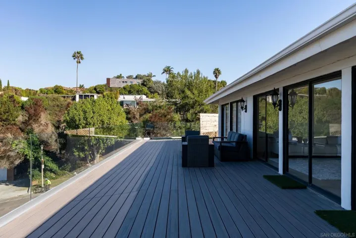 7274 Via Capri, La Jolla, California 92037