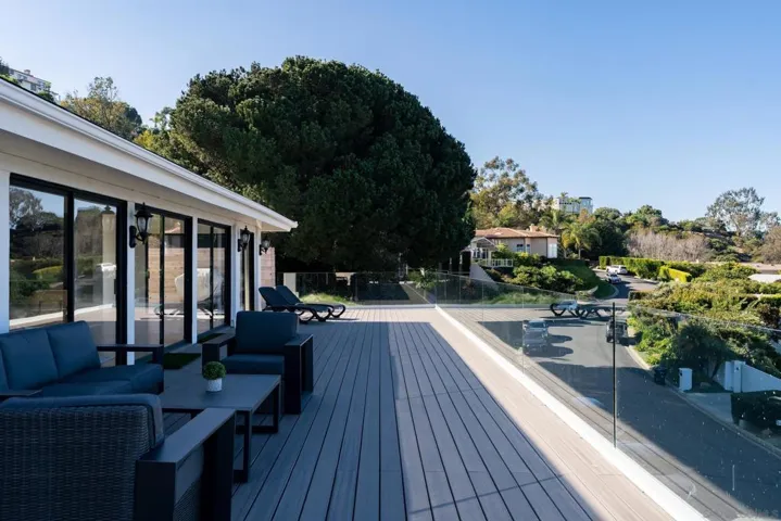 7274 Via Capri, La Jolla, California 92037