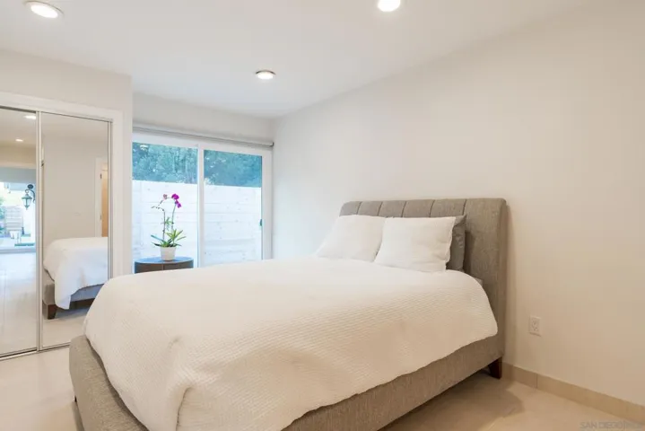7274 Via Capri, La Jolla, California 92037