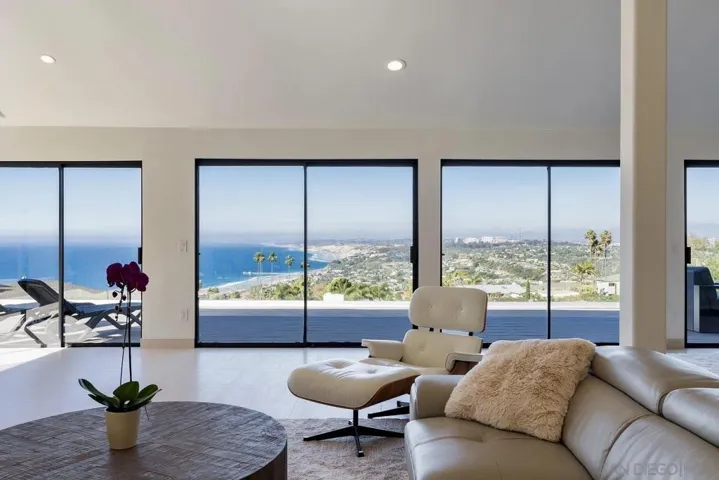 7274 Via Capri, La Jolla, California 92037