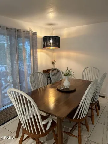 Eat in Kitchen-2
