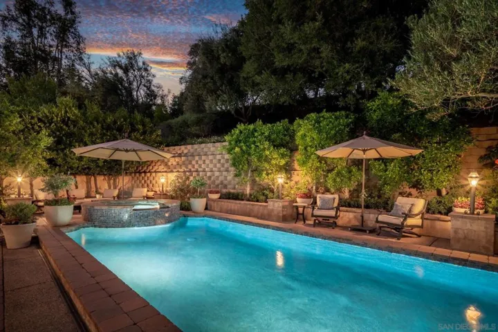 7059 Calle Portone, Rancho Santa Fe, California 92091