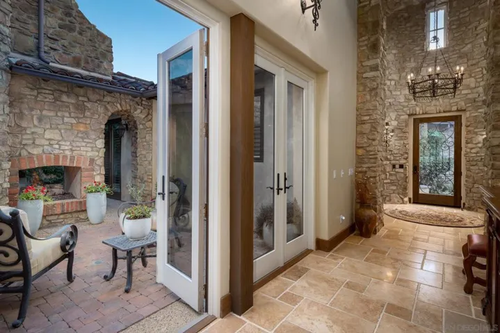 7059 Calle Portone, Rancho Santa Fe, California 92091