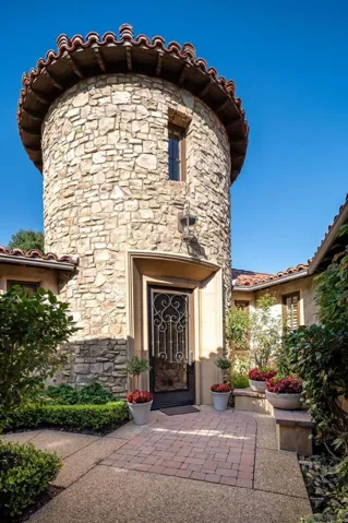 7059 Calle Portone, Rancho Santa Fe, California 92091
