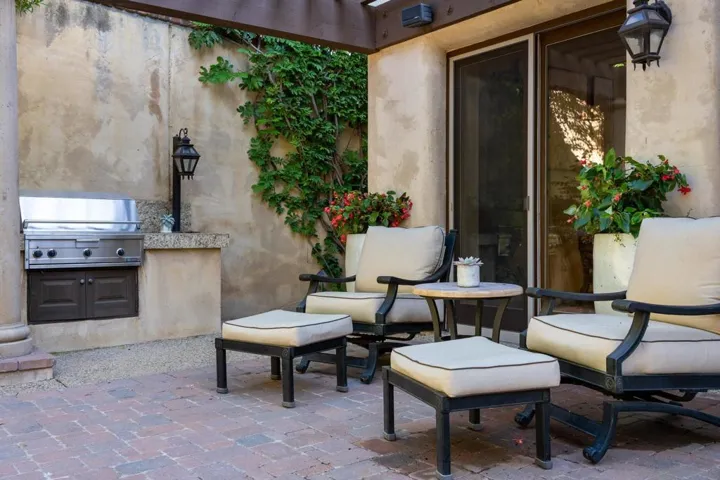 7059 Calle Portone, Rancho Santa Fe, California 92091