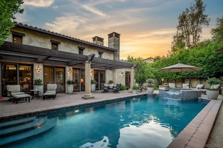 7059 Calle Portone, Rancho Santa Fe, California 92091