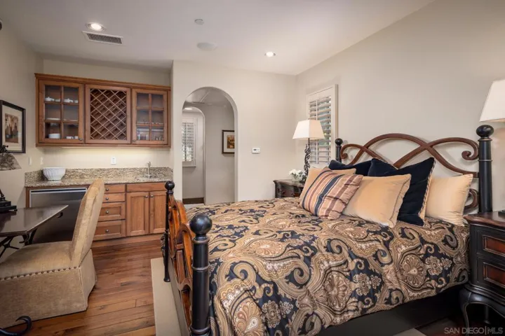 7059 Calle Portone, Rancho Santa Fe, California 92091